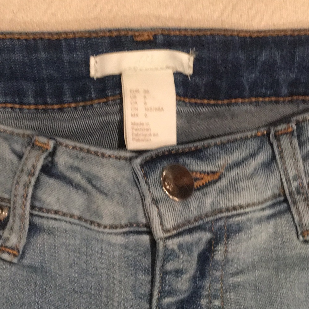 H&M High Rise Distressed Slim Leg 6 - Picture 4 of 12